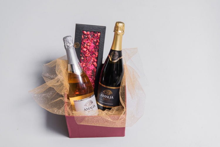 BUBBLES AND CHOCOLATE GIFT